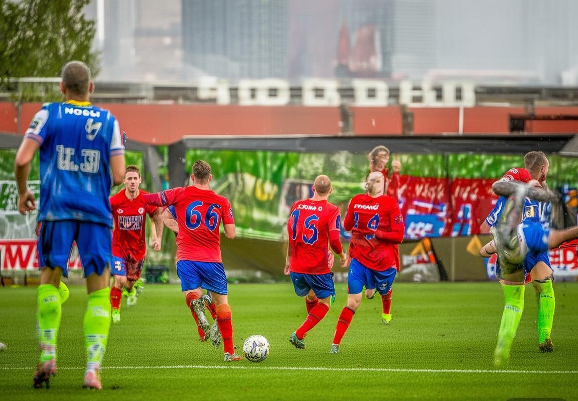 德乙激情对决：柏林联队与圣保利的传控与逆转传奇(图1)